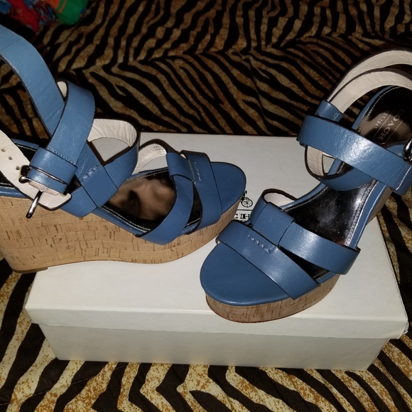 Coach Wedges OFFERS WELCOME size 7.5 NEW in box - Picture 7 of 16